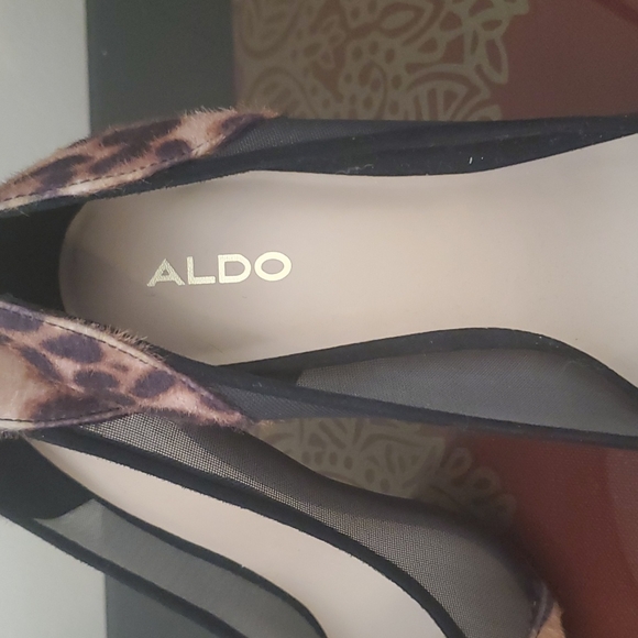 Shoe - Picture 2 of 4